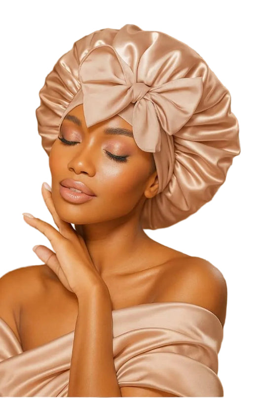  Femme portant un bonnet de nuit en satin  élégant pour la protection des cheveux